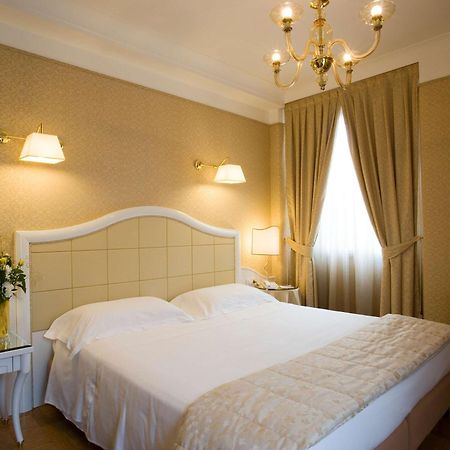 Hotel Mercure Milano Centro Bagian luar foto