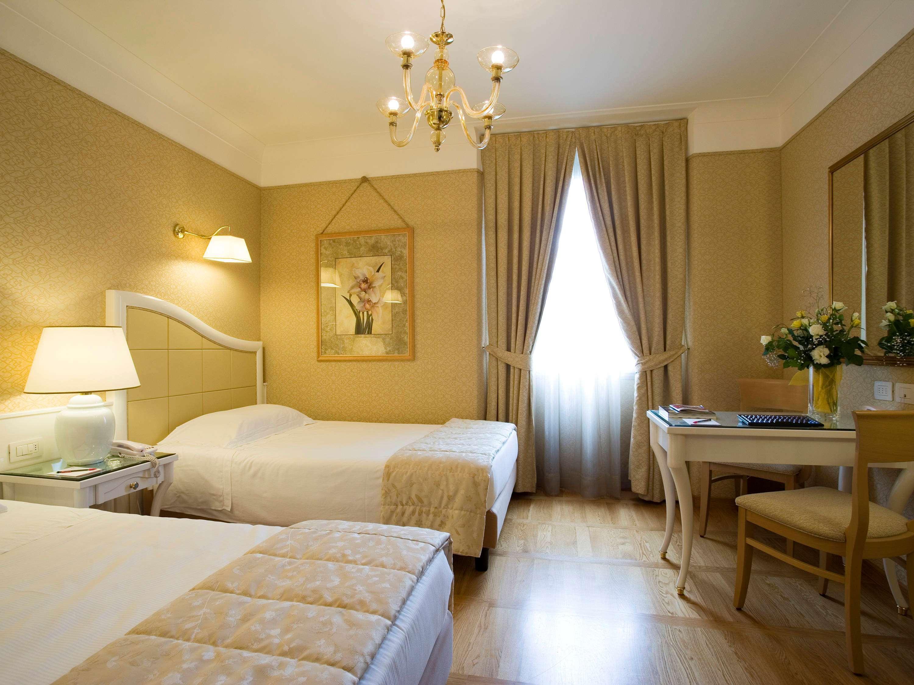 Hotel Mercure Milano Centro Bagian luar foto