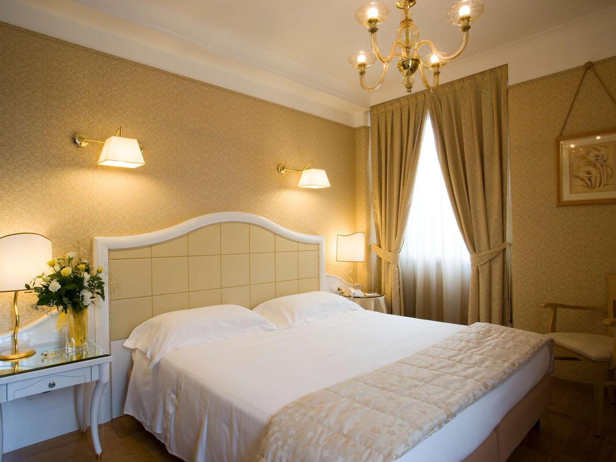 Hotel Mercure Milano Centro Bagian luar foto