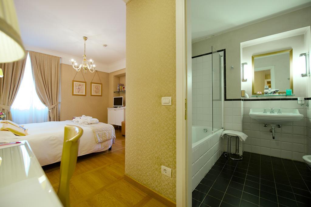 Hotel Mercure Milano Centro Bagian luar foto