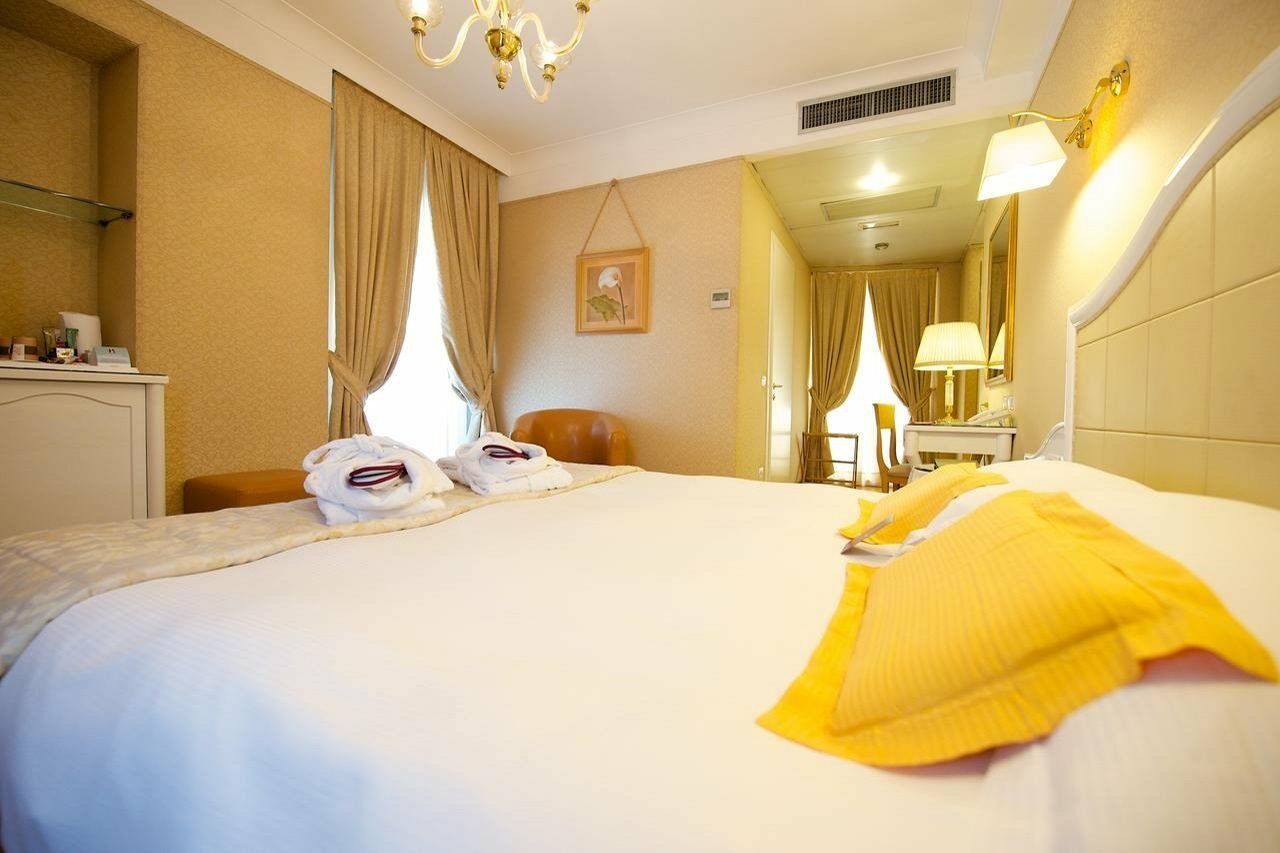 Hotel Mercure Milano Centro Bagian luar foto